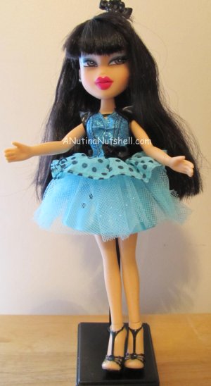 Bratz Funk 'n Glow Doll + Giveaway - Eat Move Make