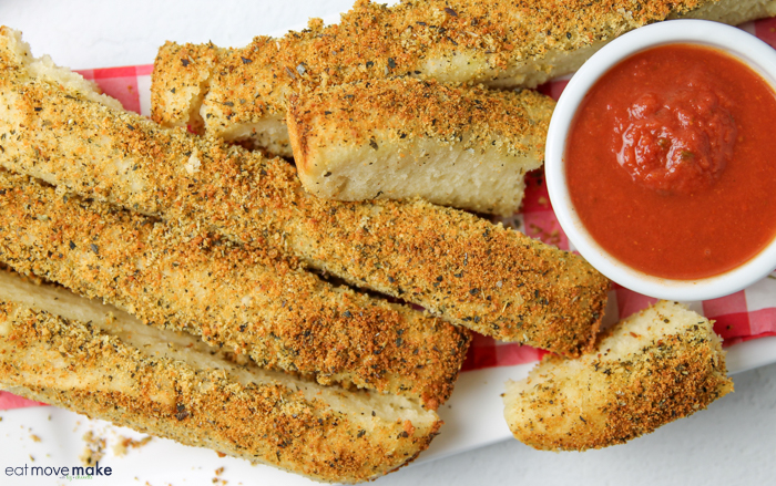 breadsticks with sauce