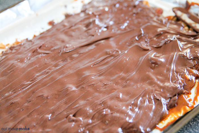 spread melted chips over toffee