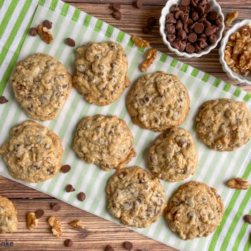 https://eatmovemake.com/wp-content/uploads/2020/04/doubletree-chocolate-chip-cookie-recipe-500x500.jpg