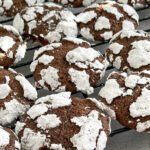 cooling rack with crackle cookies
