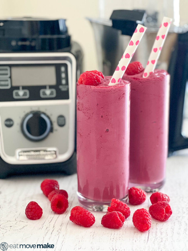 Raspberry Pomegranate Smoothie - Eat Move Make